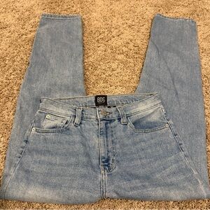 BDG Girlfriend High-Rise Cropped Jeans - Size 26